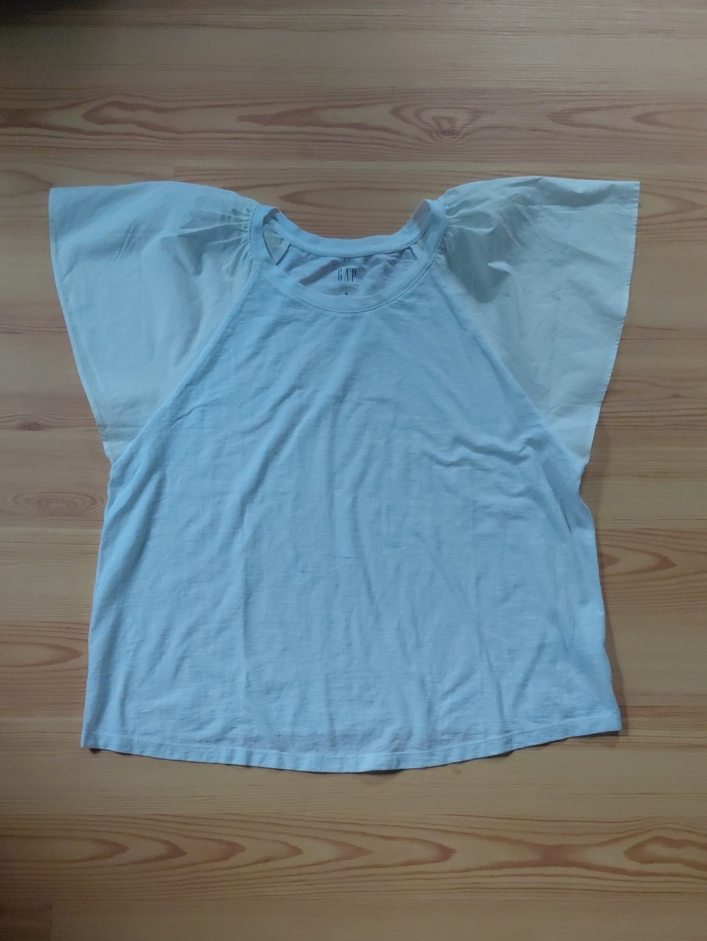 GAP White Women's Short-Sleeve Raglan Tee -100% Cotton. NWOT.